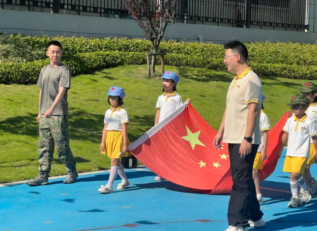 童享时光合肥市青年路幼儿园：童心逐梦，致敬八一