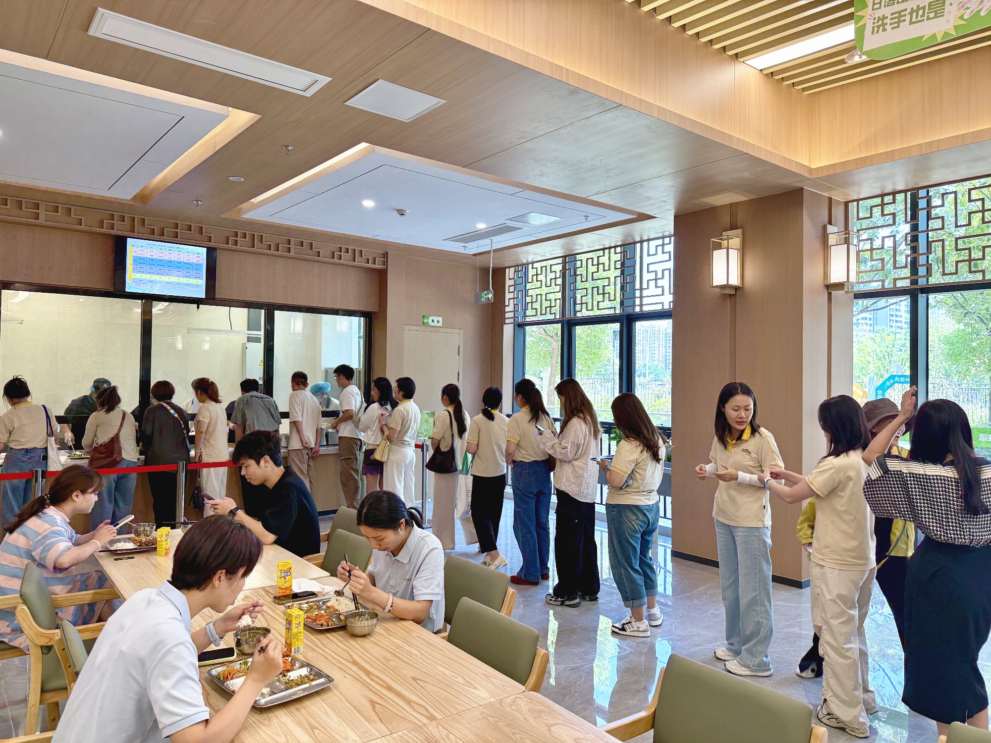 守护舌尖安全，国企在行动：滨湖时光让每一餐安心又美味