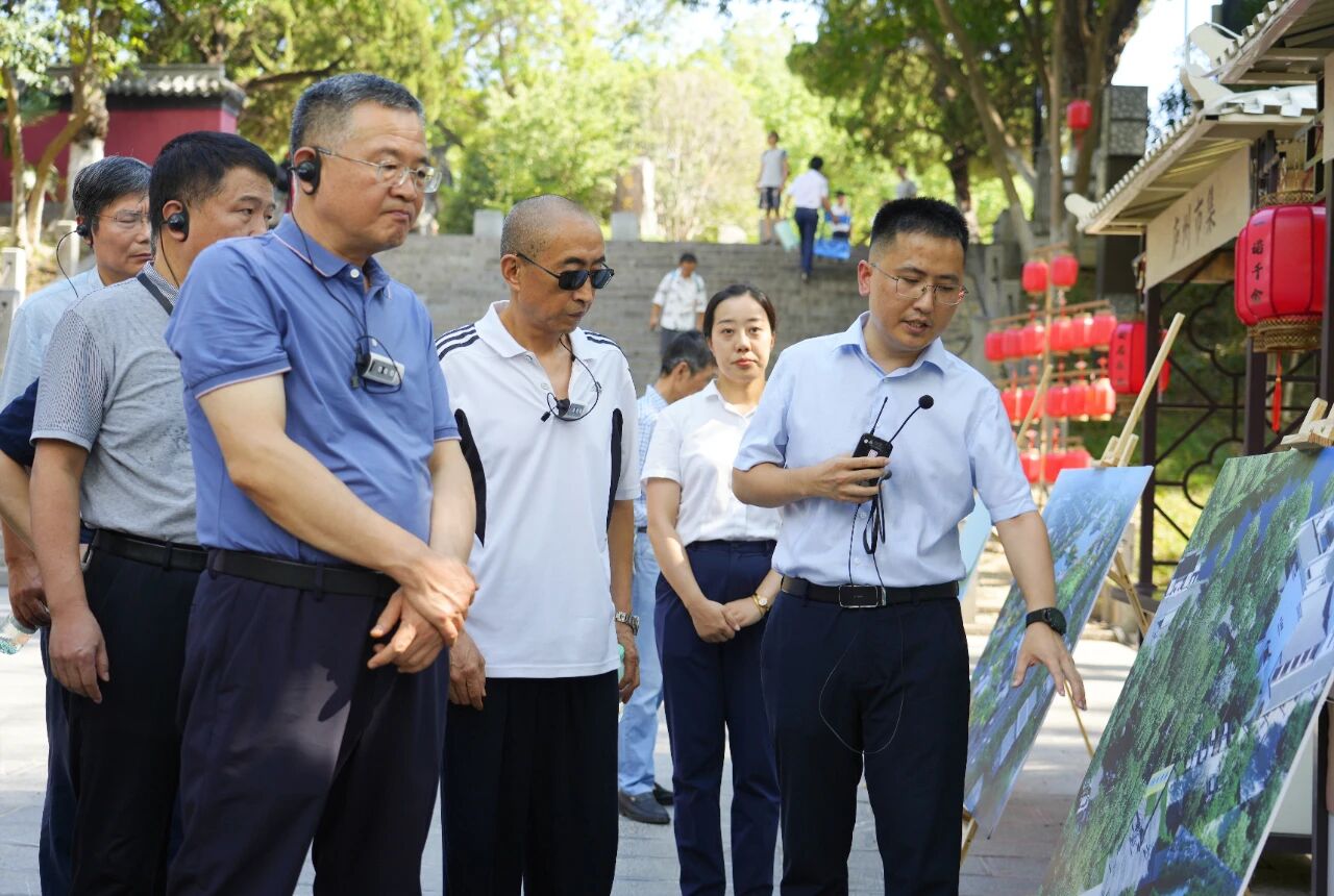 区人大常委会莅临滨湖时光集团视察指导